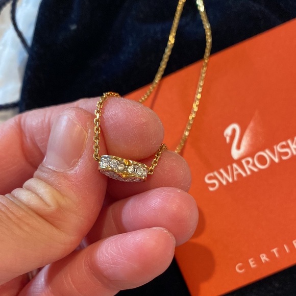 Swarovski crystal heart necklace - Picture 5 of 7